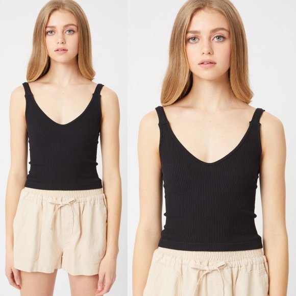 NEW Black Seamless Ribbed V Neck Crop Tank Top - Picture 2 of 9